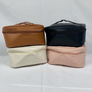 D295*CX240 NECESSAIRE COM FECHAMENTO ATRAVES DE ZÍPER